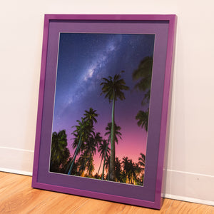 Voie lactée sur les palmiers - Cadre galerie (18x24 pouces)